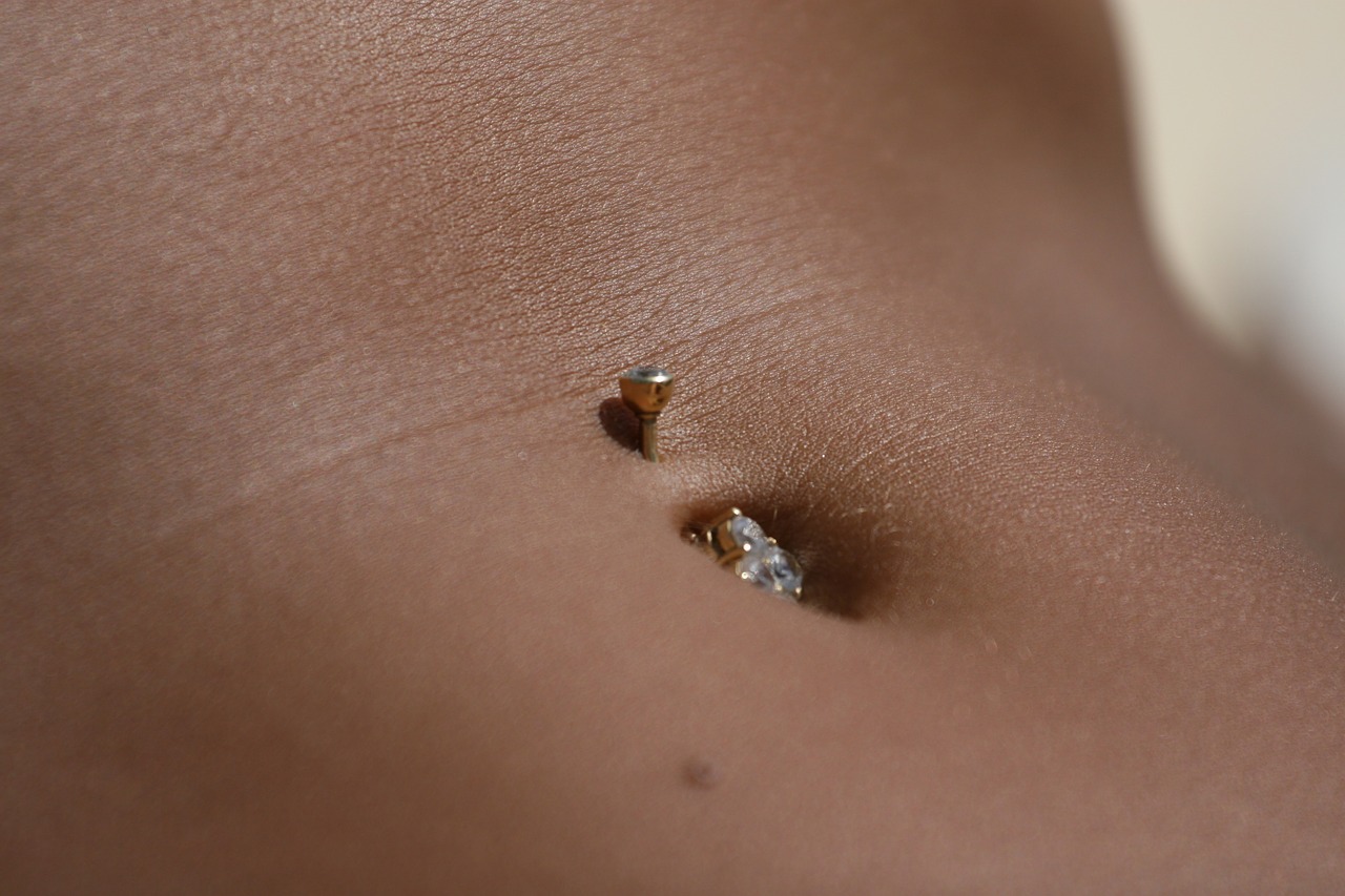 I Got a Belly-Button Piercing: See the In-Process Photos | POPSUGAR Beauty