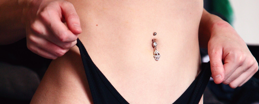 Belly button piercing: infections, rejections, pain and how long it takes  to heal